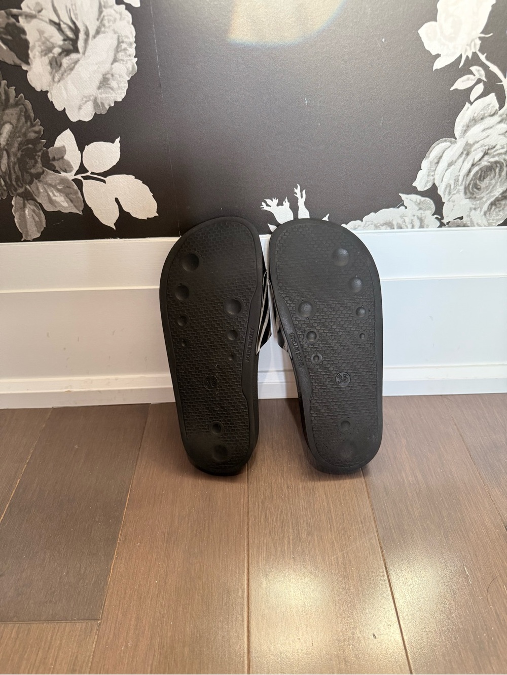 Off-White Sandals - Picture 3 of 4